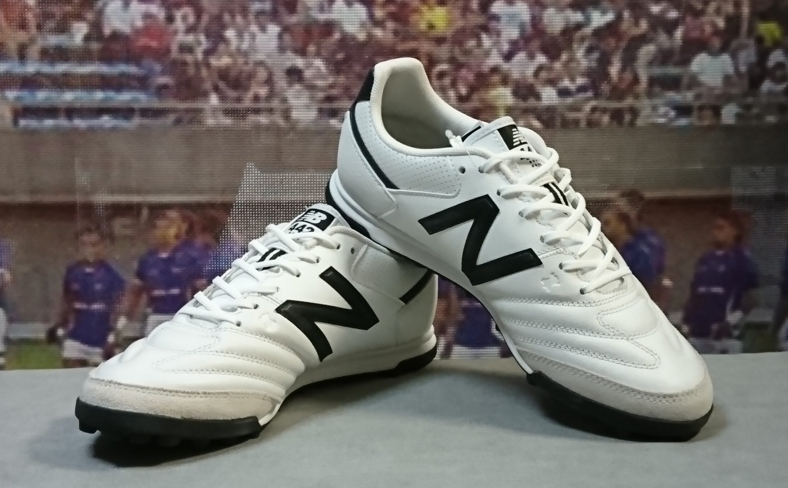 ニューバランスのサッカートレーニングシューズが入荷しました