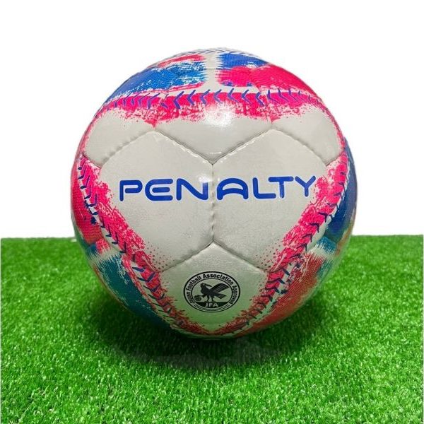 ペナルティのフットサルボールが入荷しました！